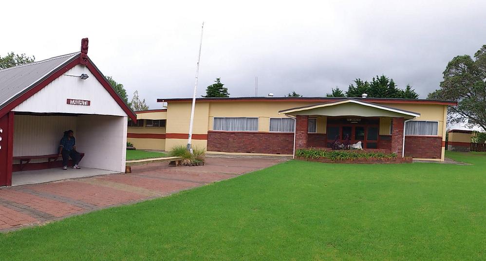 Opureroa marae ko Tuwhiwhia te wharenui