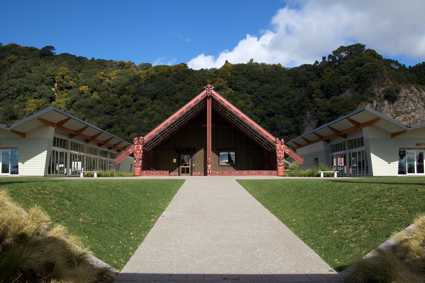 Te Manuka Tutahi Marae 01